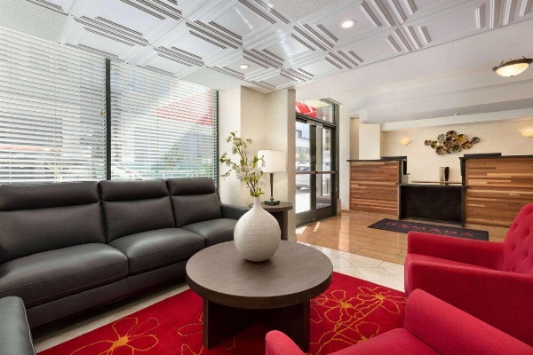 Ramada by Wyndham Oakland Downtown City Center image 3